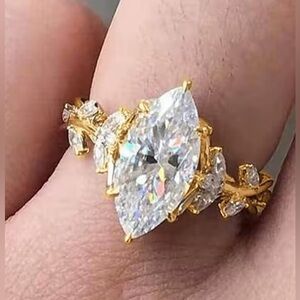 Beautiful Dillards  18KT gold Vermeil White Sapphire Princess ring size 8